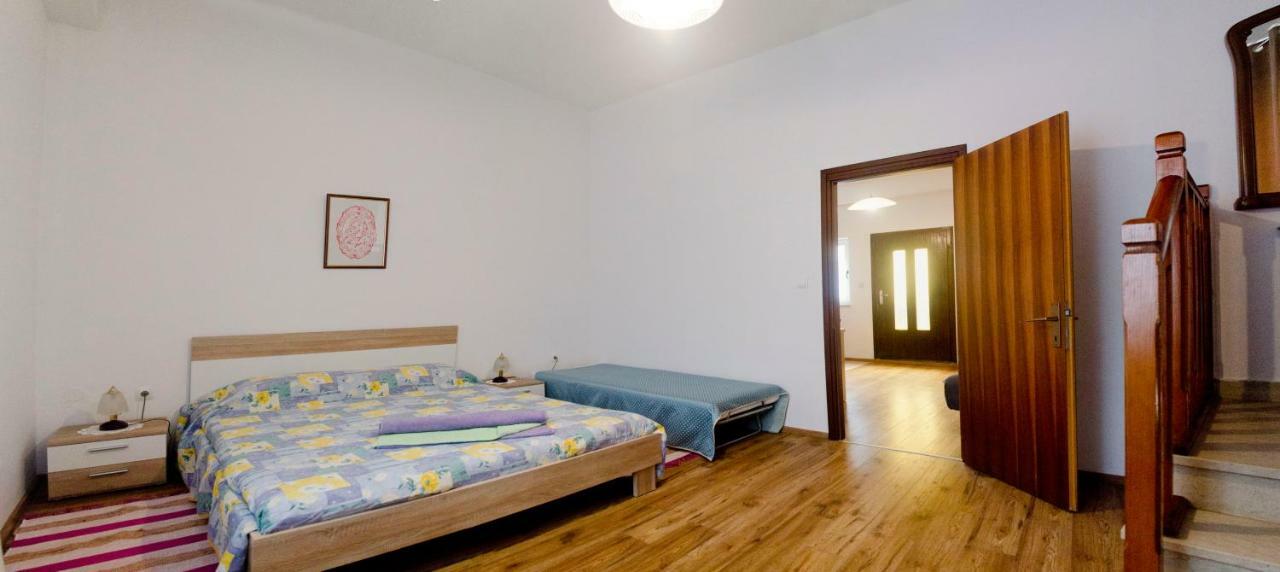 Appartamento Apartman Aurora Porec Esterno foto